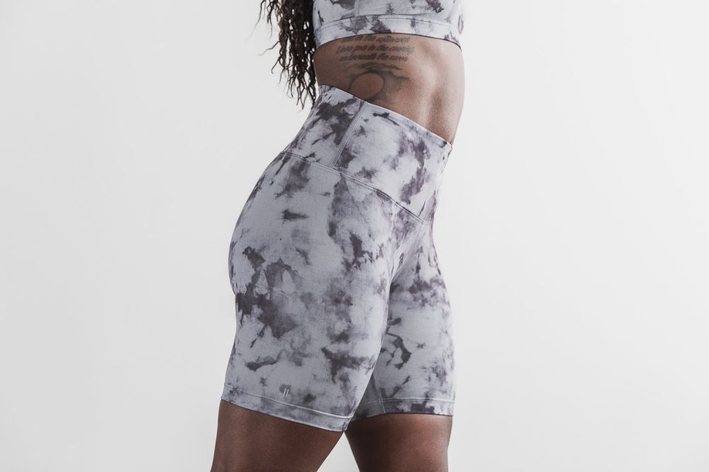 HIGH-RISE SHORT 6" (TIE-DYE) - CLOUD & BLACK TIE-DYE